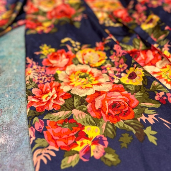 Navy Floral Robe - Picture 2 of 10
